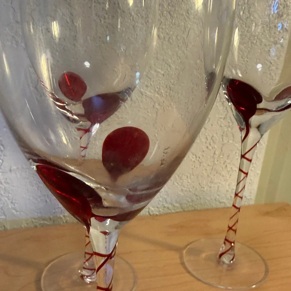PIER 1 IMPORTS Clear Wine Glasses with Red & Green Stem – Set of 4